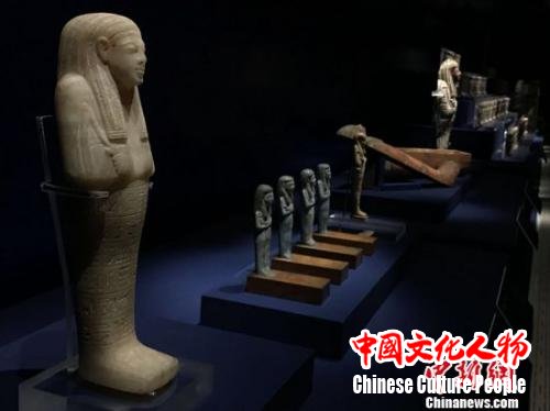 展览展出了都灵埃及博物馆甄选的144件组235件珍贵文物。胡健 摄