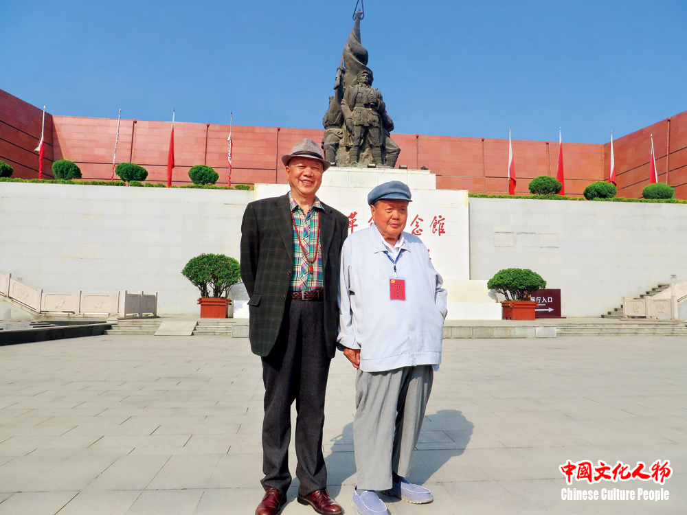 2014年，西安美术学院原院长、著名书画家刘文西与尼玛泽仁在大别山采风考察